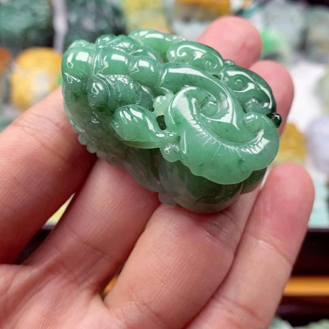 翡翠颈饰未镶嵌翡翠