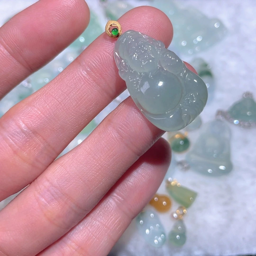 翡翠18K金镶嵌颈饰翡翠