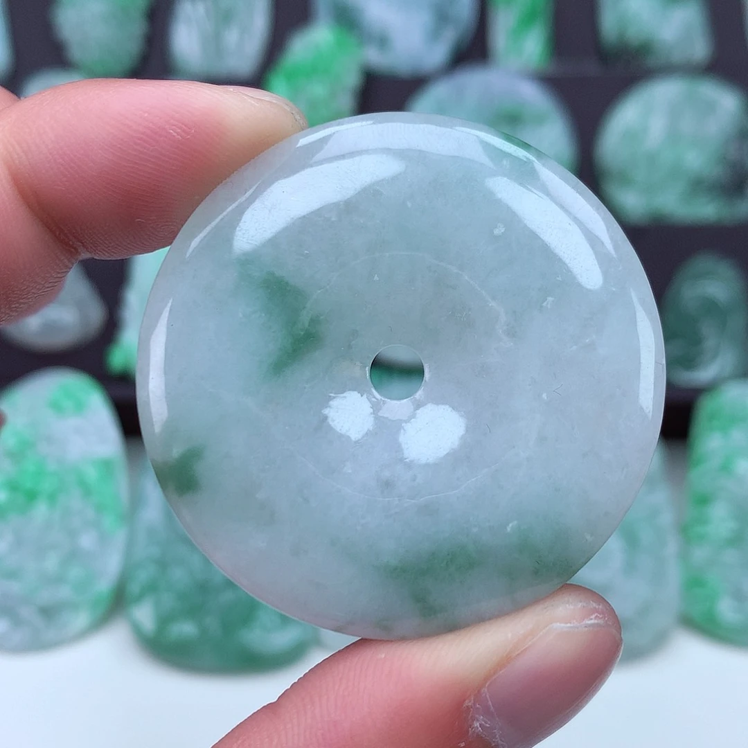 翡翠颈饰未镶嵌翡翠吊坠