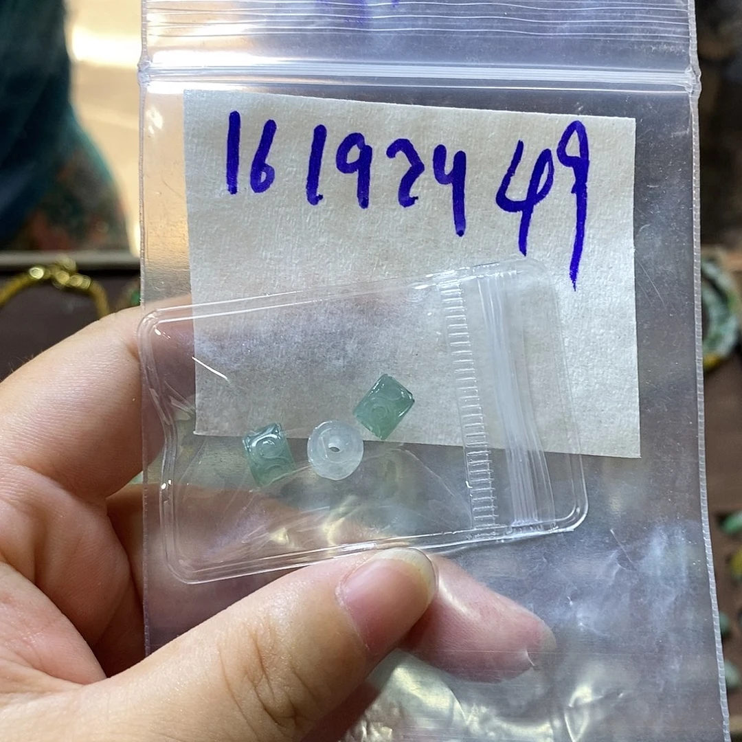 未镶嵌定制翡翠福**聚