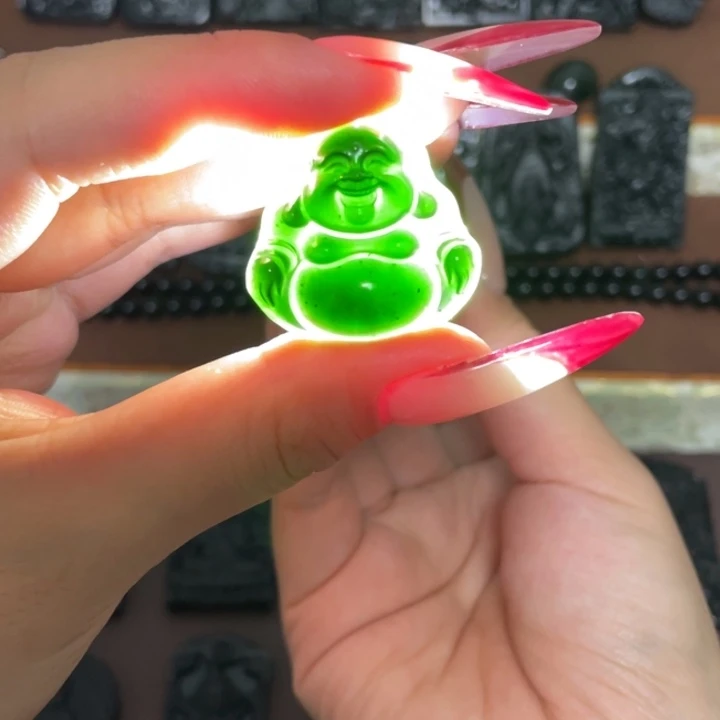蛇纹石玉未镶嵌颈饰