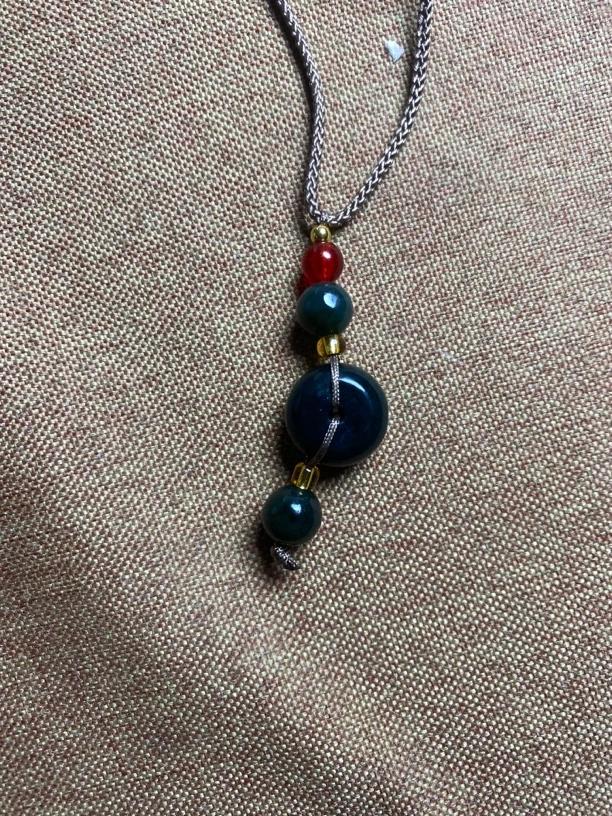 时尚潮流精品和田玉挂件