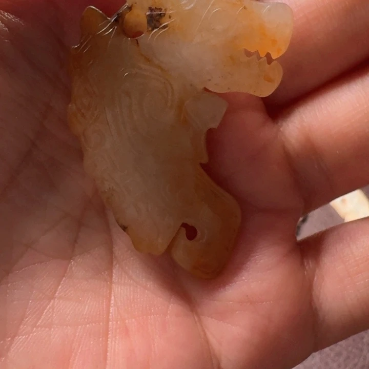 用***牛未镶嵌和田玉（糖玉）挂件