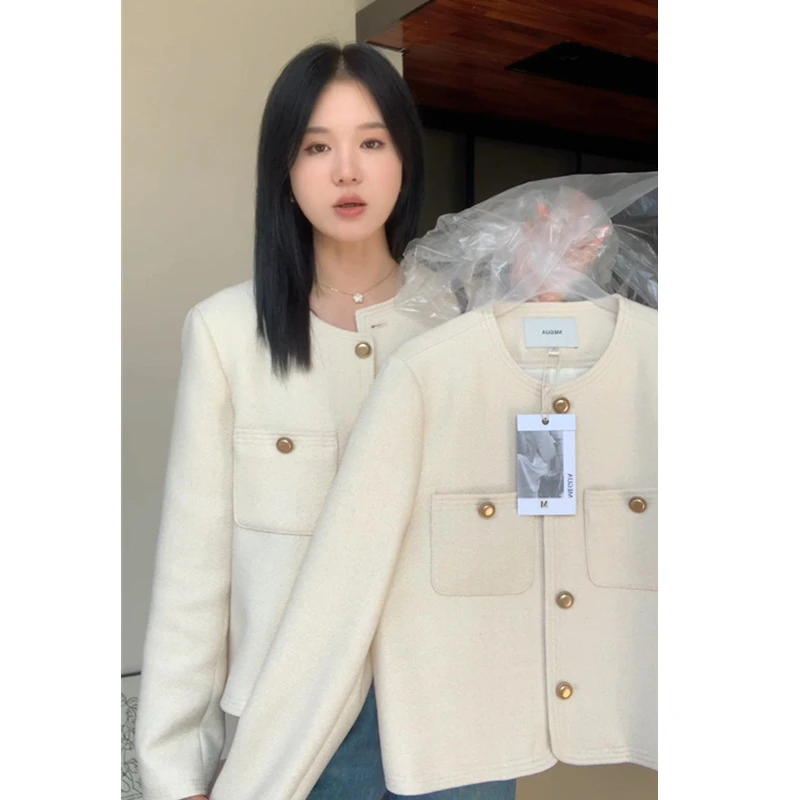 米白色光版小香/2025年秋季新款小香风外套女金属扣羊毛上衣短款