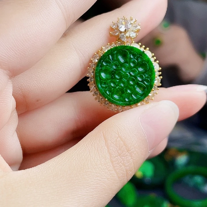 翡翠银S925镶嵌颈饰多样性