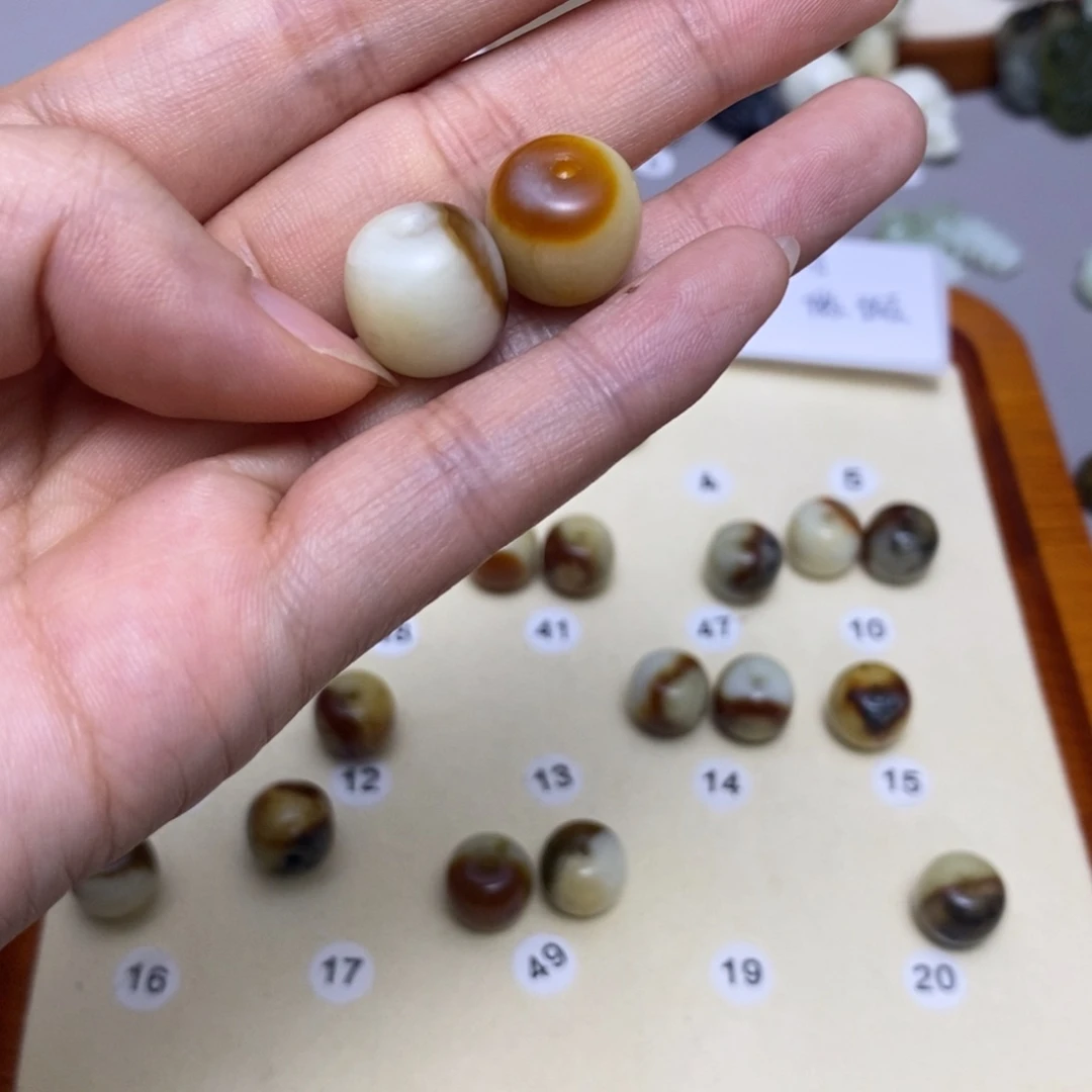 蛇纹石玉配饰合金巡*