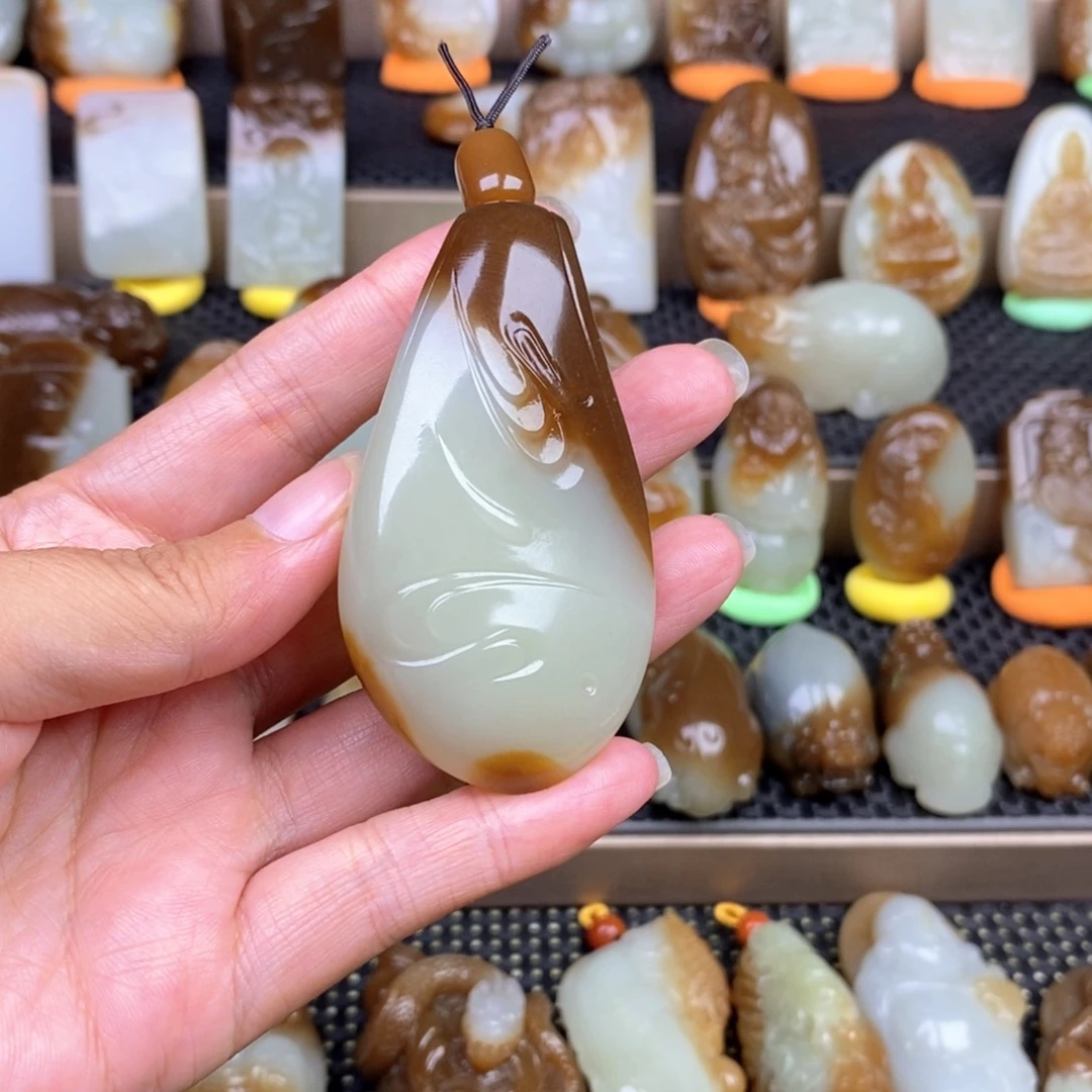 无***极颈饰未镶嵌和田玉