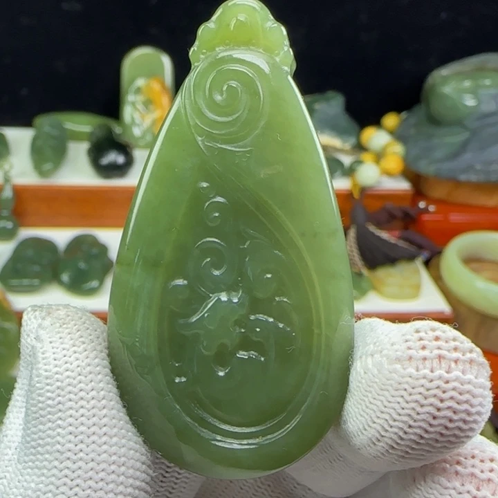 岫岩老玉（透闪石质玉）未镶嵌颈饰