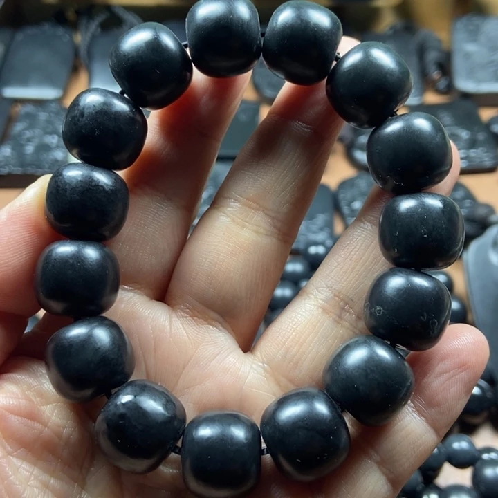 和田玉（墨玉）未镶嵌手链有包容，不退不换，有裂