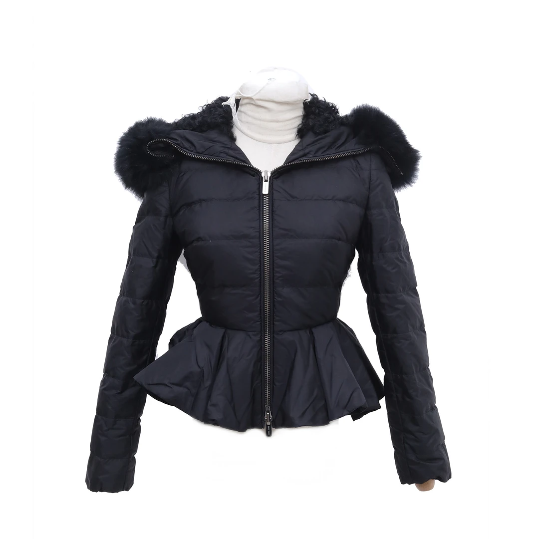 95新 MIU MIU/缪缪 【lu】带帽 短款 羽绒服 黑色38码P203750821