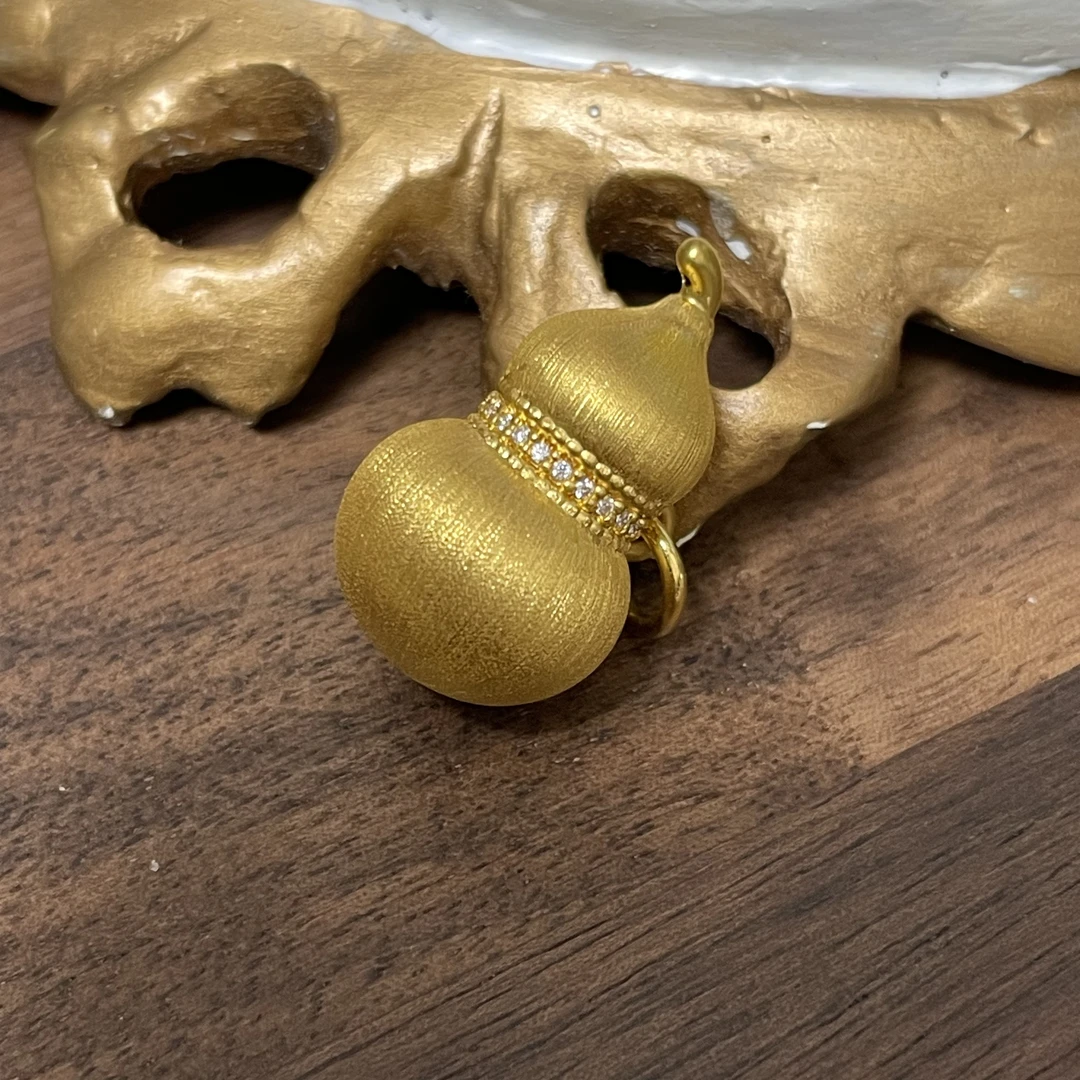 （现货）足金999 点钻葫芦吊坠2.46克