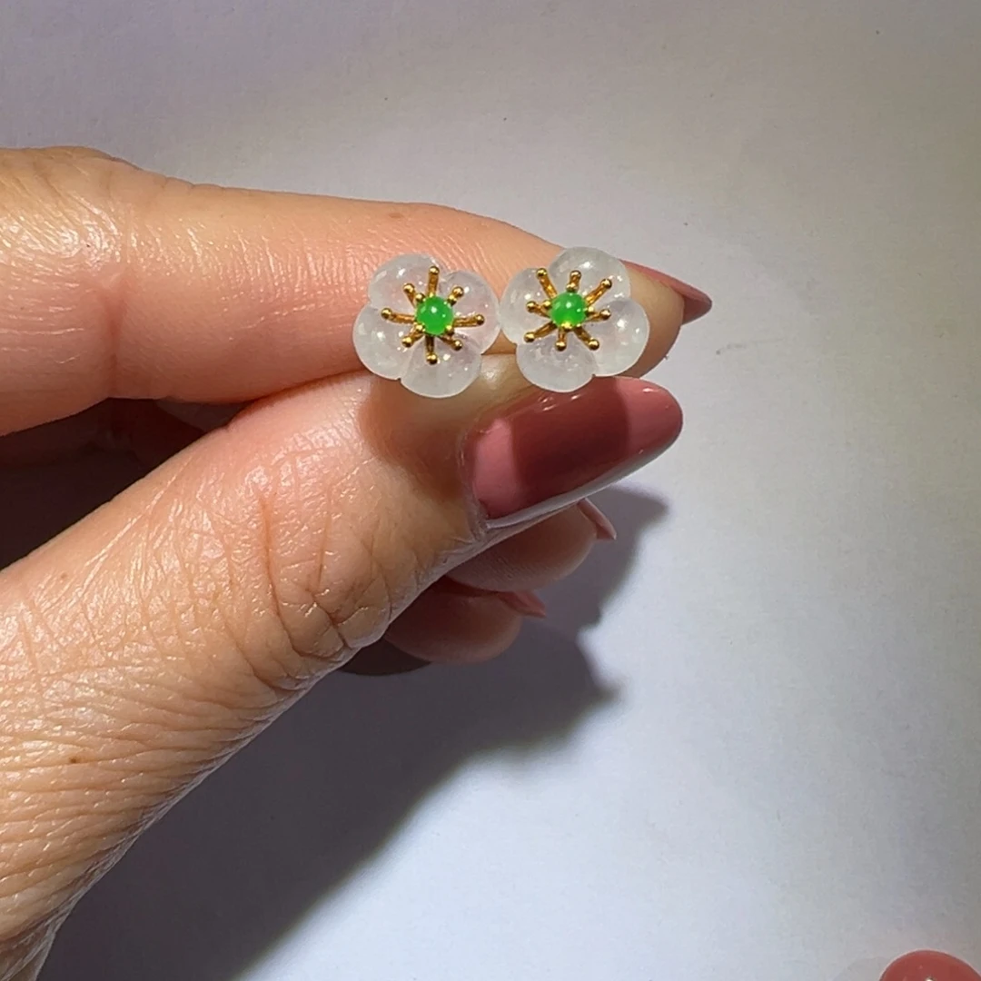 翡翠颈饰18K金镶嵌耳钉