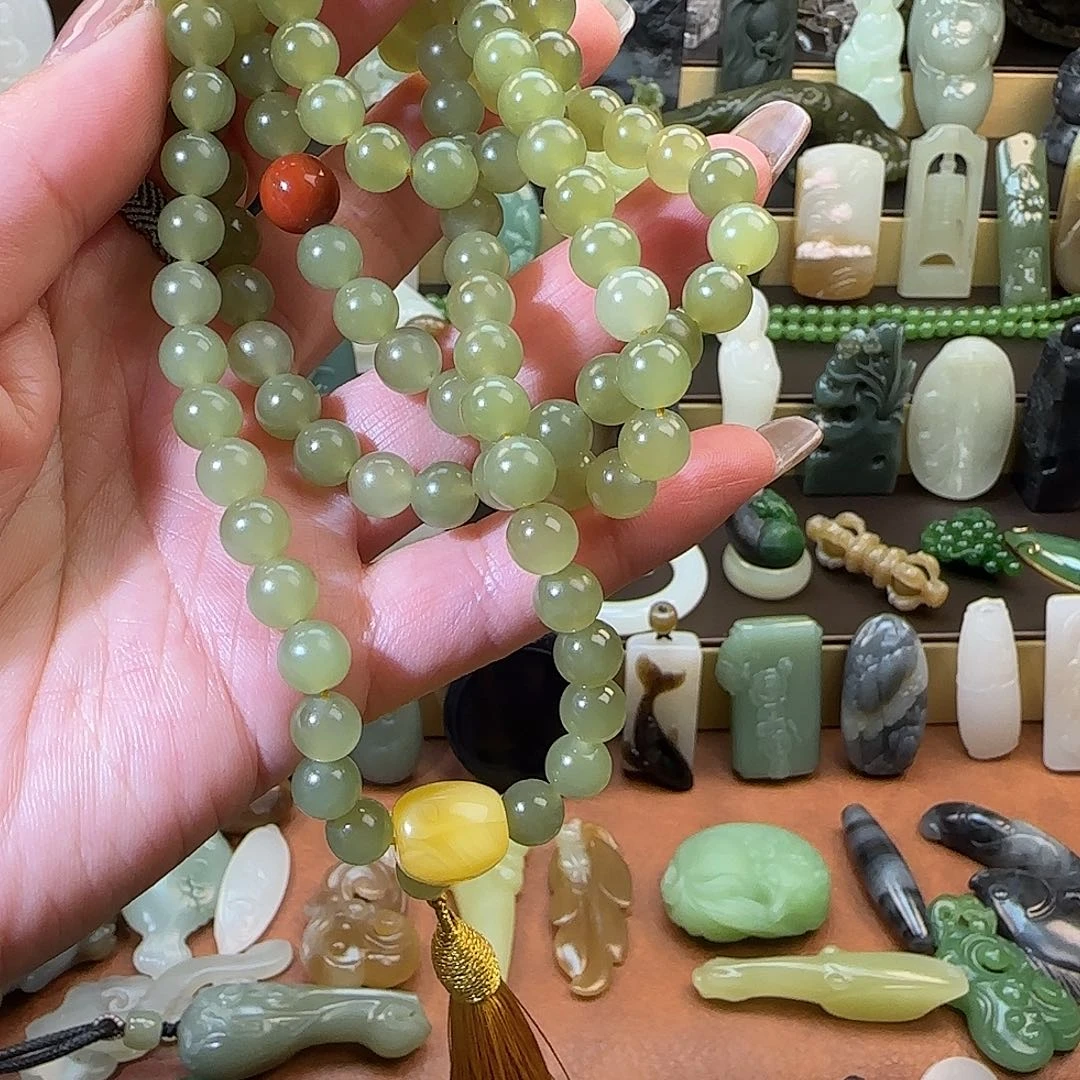 金***-和田玉未镶嵌颈饰