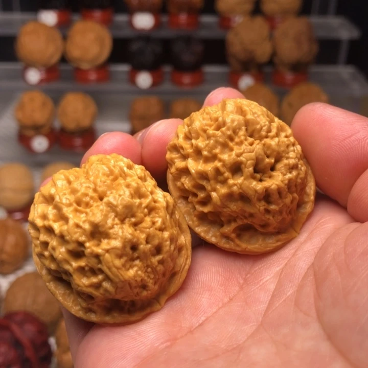 文玩核桃把件4火焰绣球