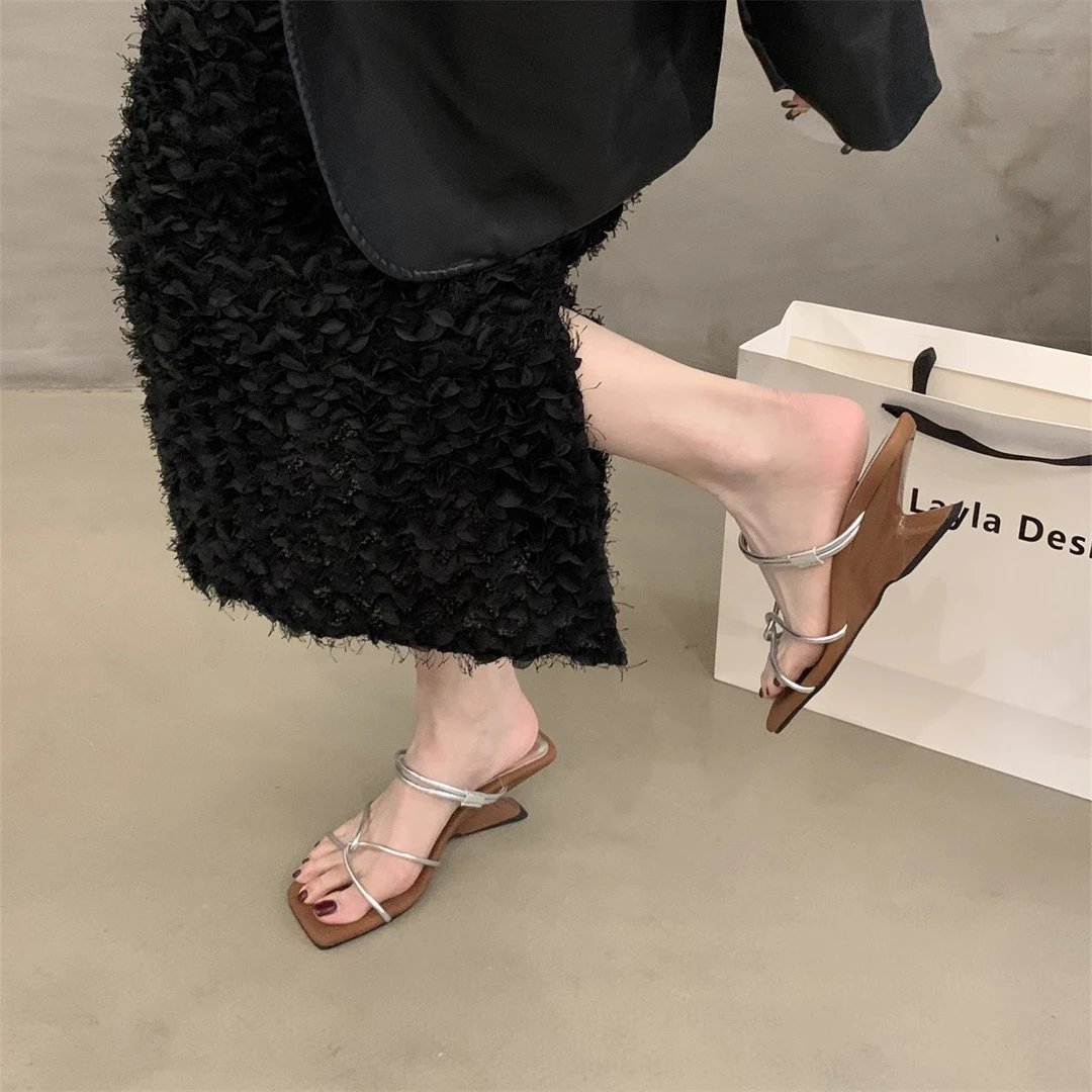 小众设计感坡跟凉拖鞋外穿女鞋子2025年夏季新款复古细带罗马凉鞋