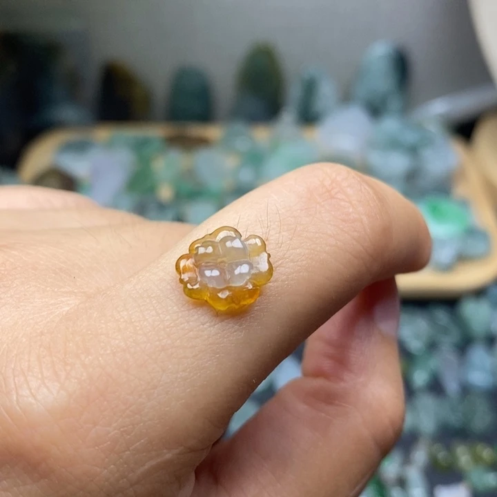 颈饰未镶嵌翡翠花