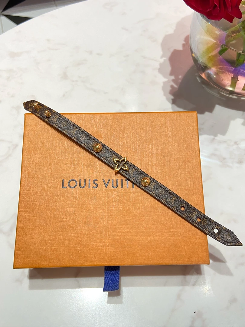 95新 LouisVuitton/路易威登 老花手环男女通用/17码