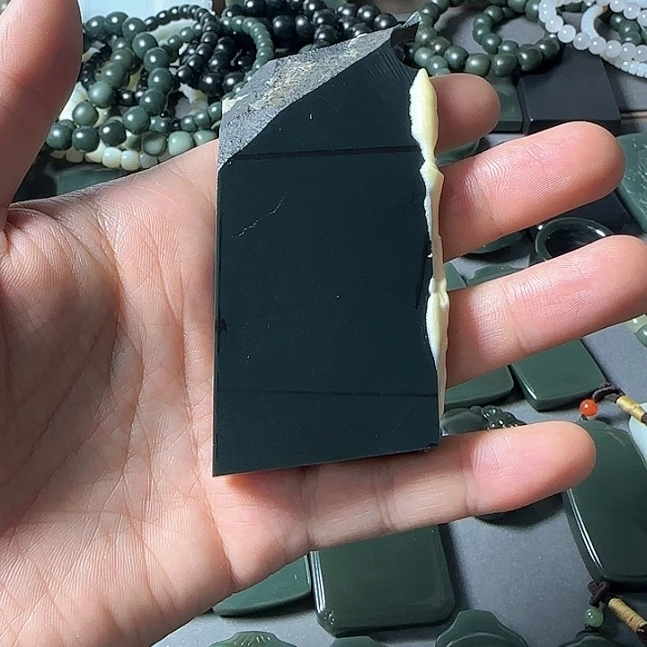 未镶嵌和田玉（青玉）珠宝奇石