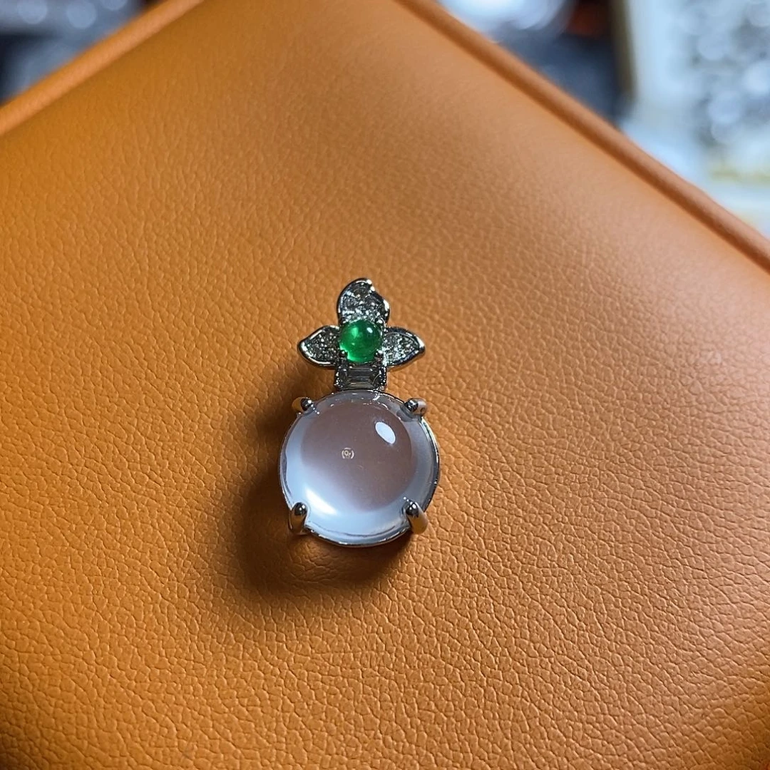 石英质玉合金颈饰