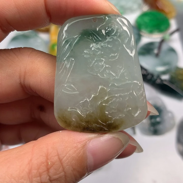 翡翠未镶嵌颈饰翡翠