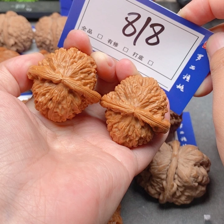 把件桃核39.9白狮子818号牌