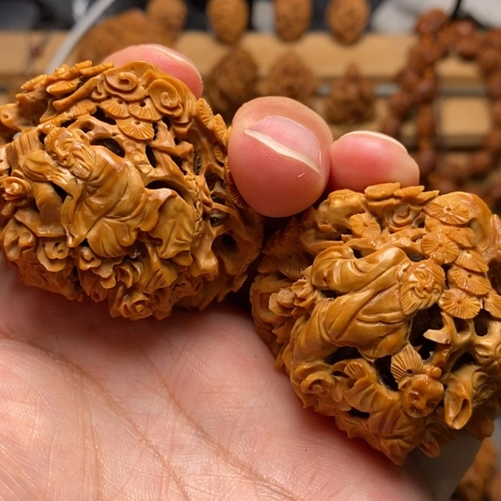 老***四核桃手工雕刻人物一对