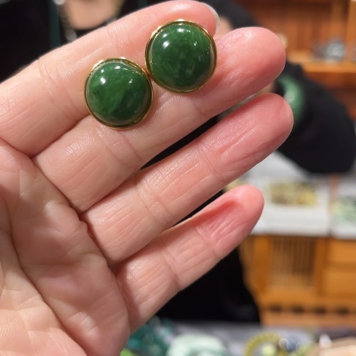 颈饰未镶嵌和田玉（糖玉）