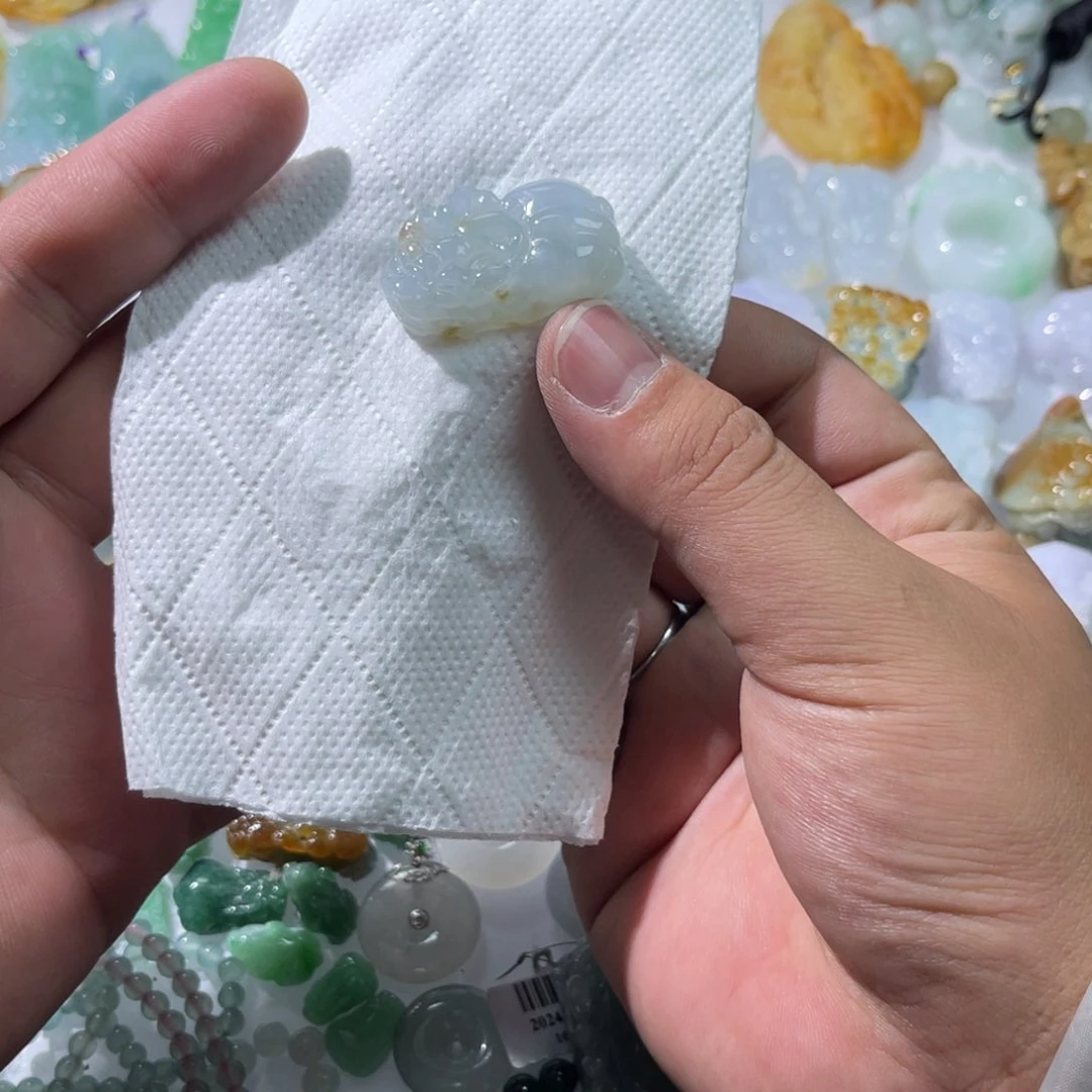 翡翠颈饰未镶嵌天然