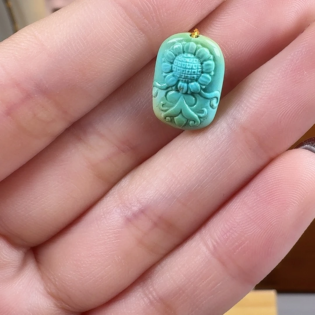 绿松石未镶嵌挂件