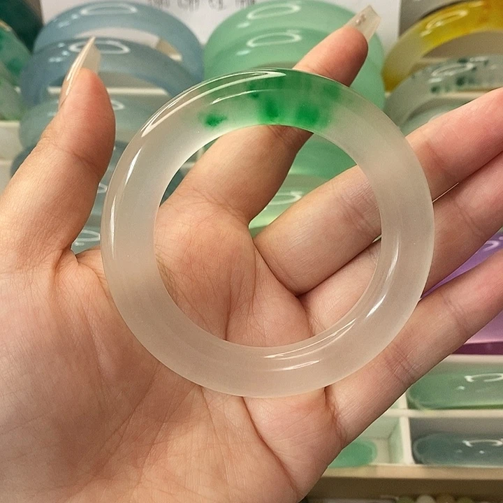 石英质玉未镶嵌手镯
