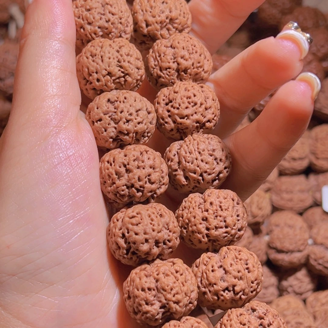 爱***初手串金刚菩提爆肉梅花