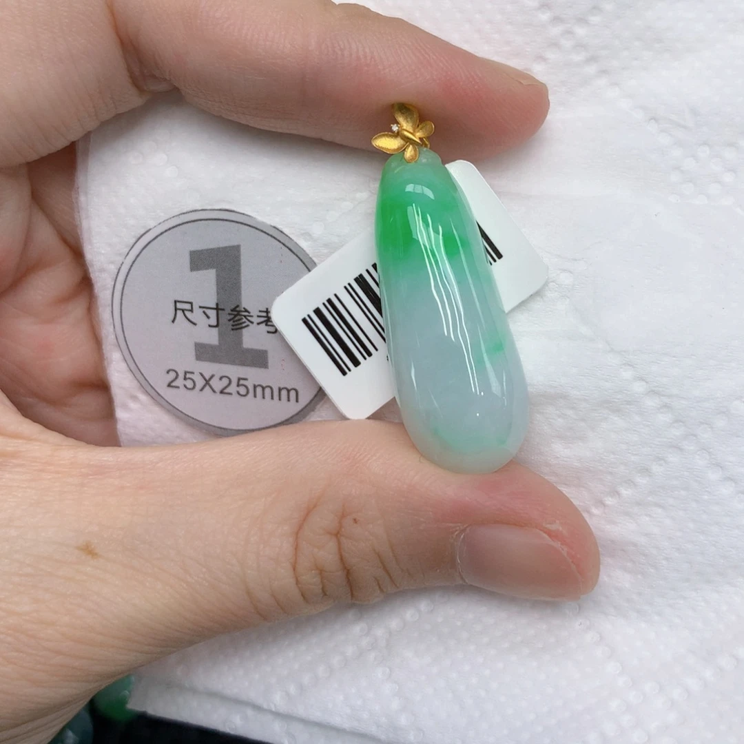 翡翠18K金镶嵌颈饰12356788999