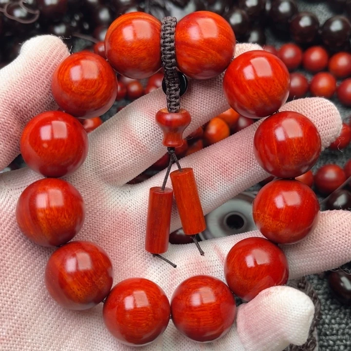 染料紫檀（血檀）手串/手链鸡血红泥料带点星