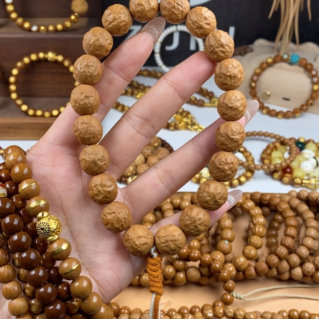 吊坠猴头核桃大枣