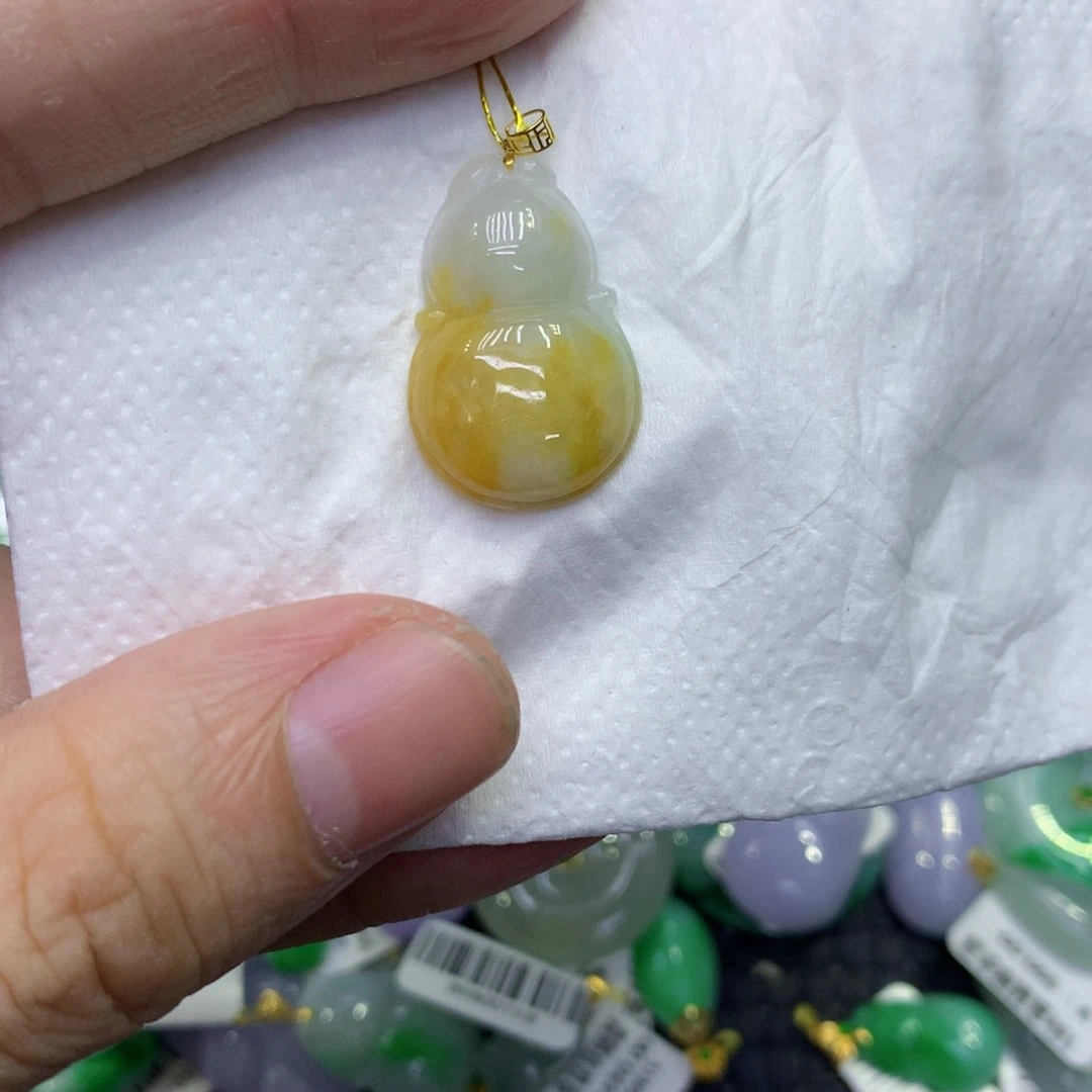 颈饰18K金镶嵌翡翠