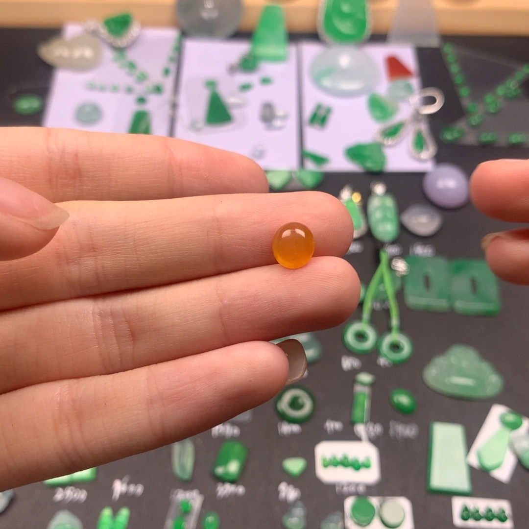 翡翠未镶嵌颈饰裸石蛋面