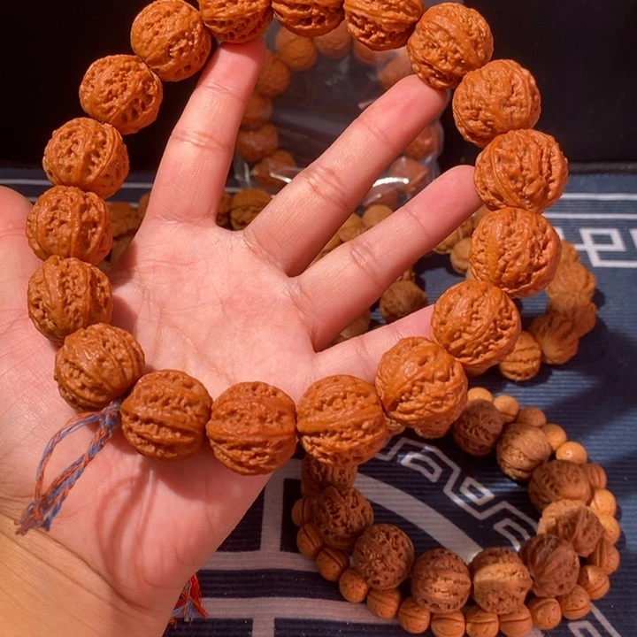 手串文玩核桃……40