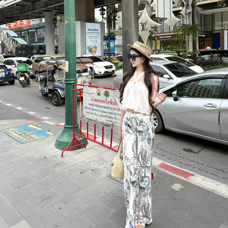 2025年夏季新款白色露肩挂脖背心吊带女系带上衣+印花垂感阔腿裤