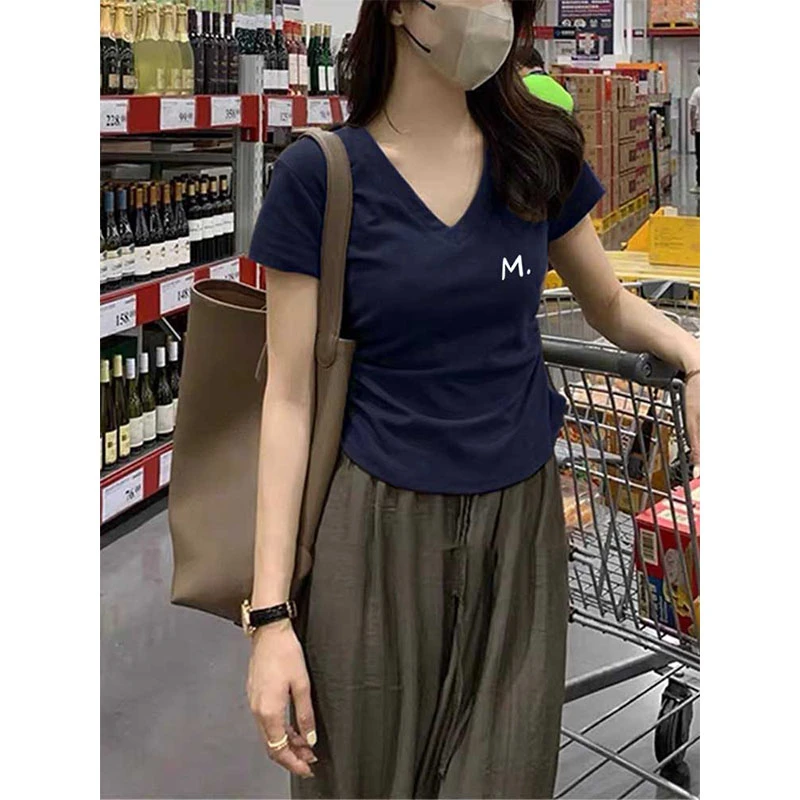 设计感V领侧边收腰正肩短袖t恤女装夏季修身版型洋气减龄休闲上衣