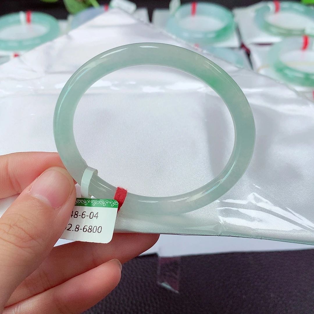 翡翠未镶嵌手镯（贵妃镯）天然翡翠手镯