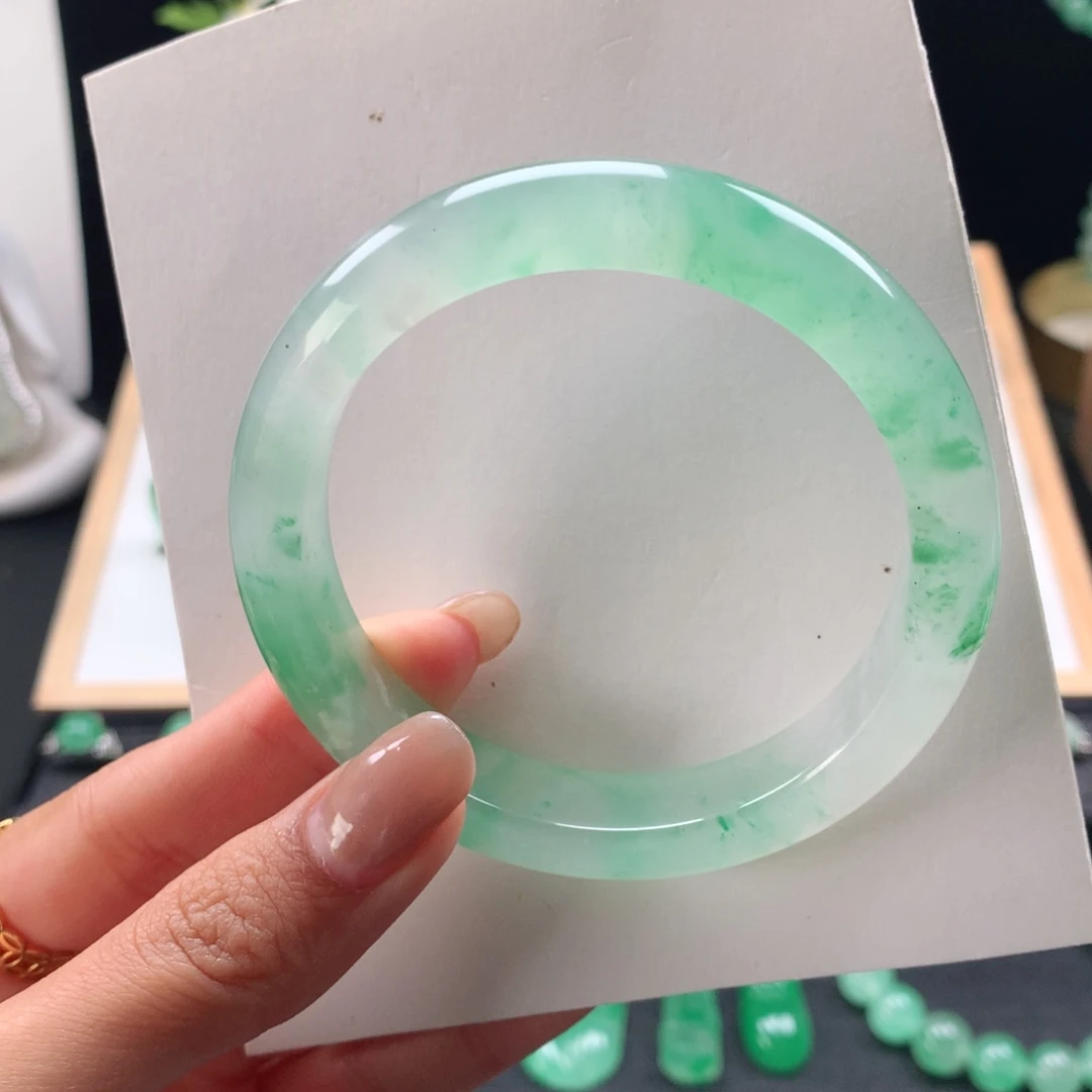 石英质玉未镶嵌手镯