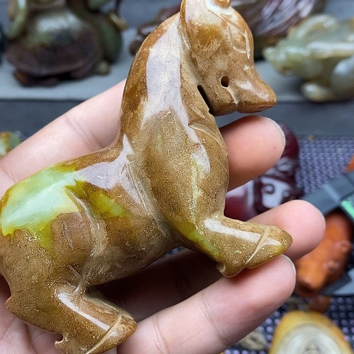 未镶嵌蛇纹石玉颈饰