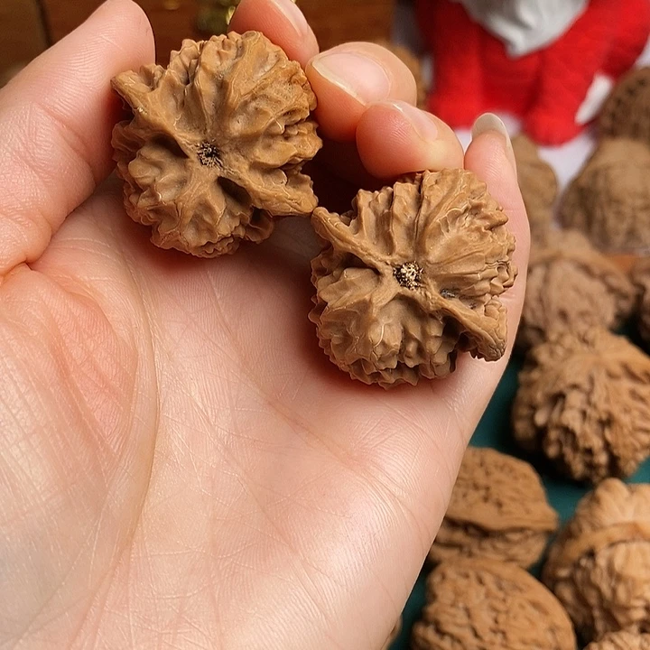 文玩核桃吊坠苹果