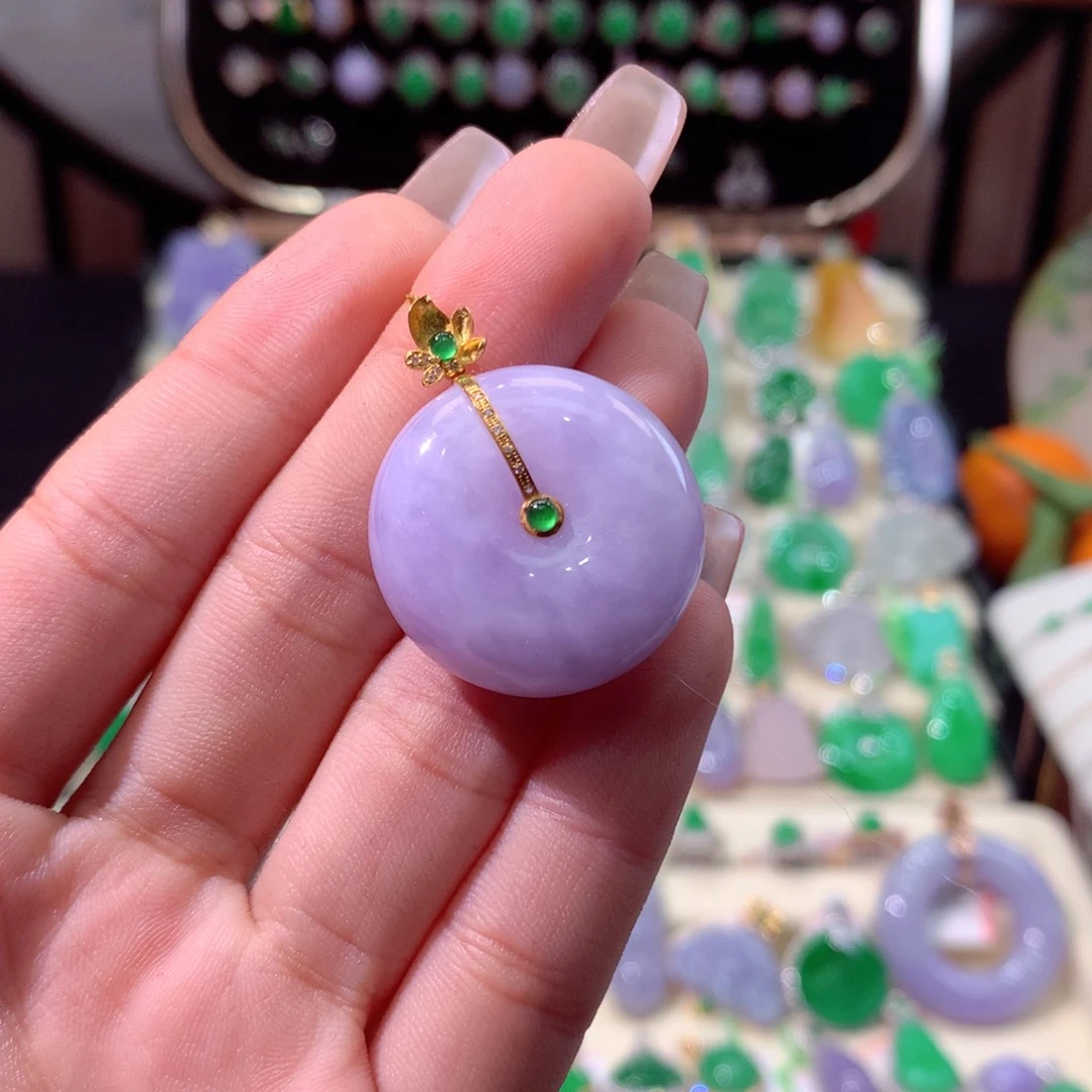 翡翠颈饰18K金镶嵌翡翠