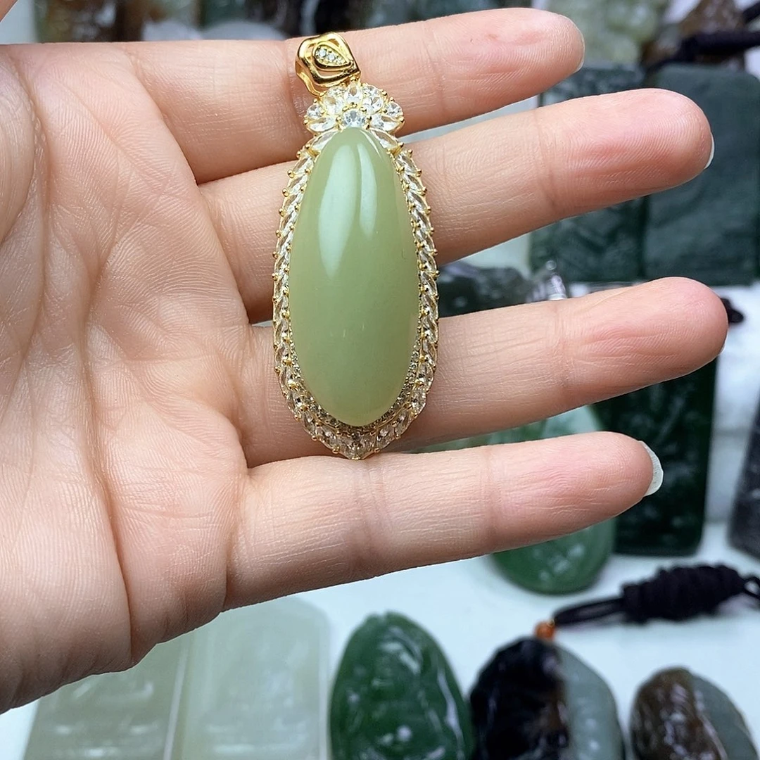 和田玉未镶嵌颈饰