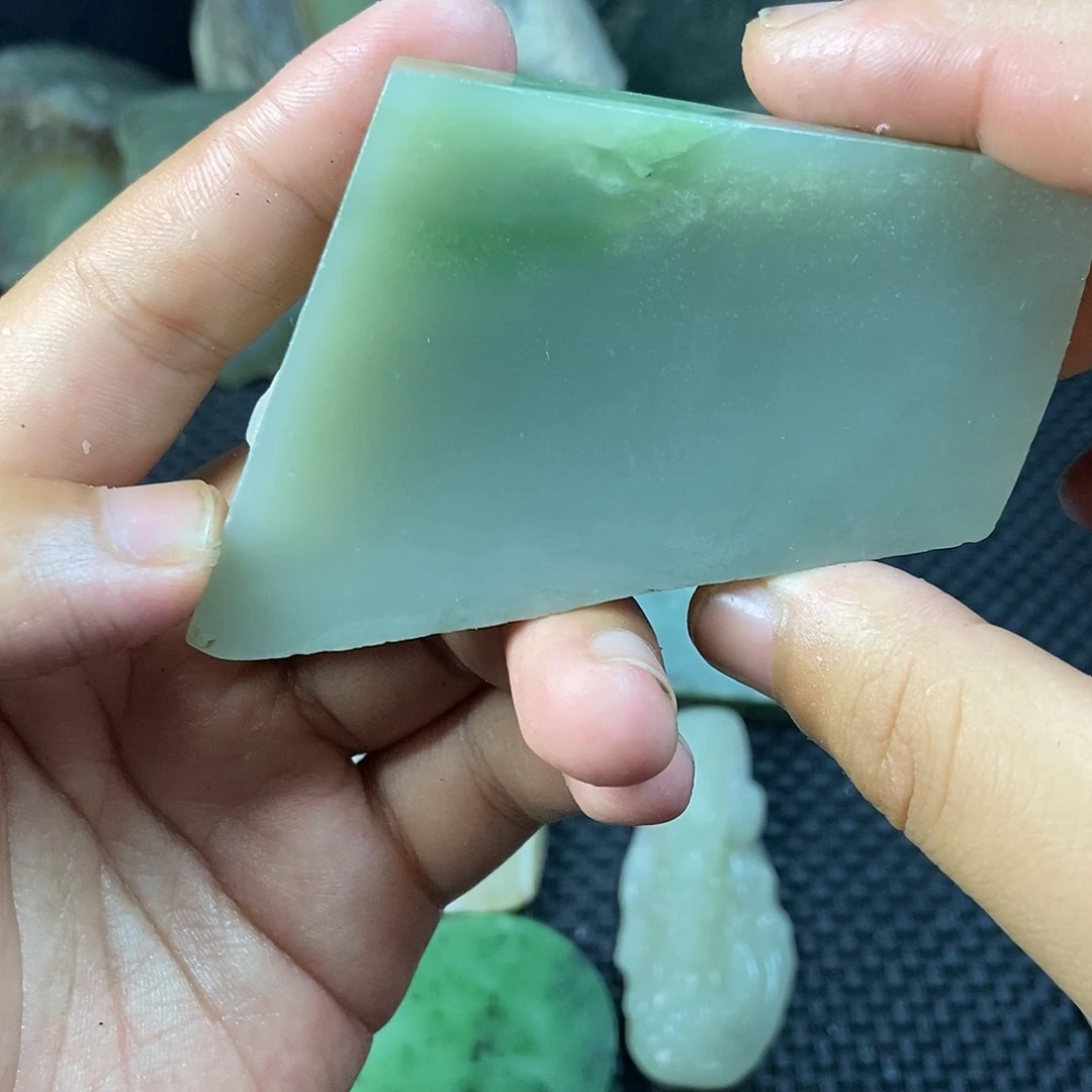 和田玉（糖玉）未镶嵌珠宝奇石