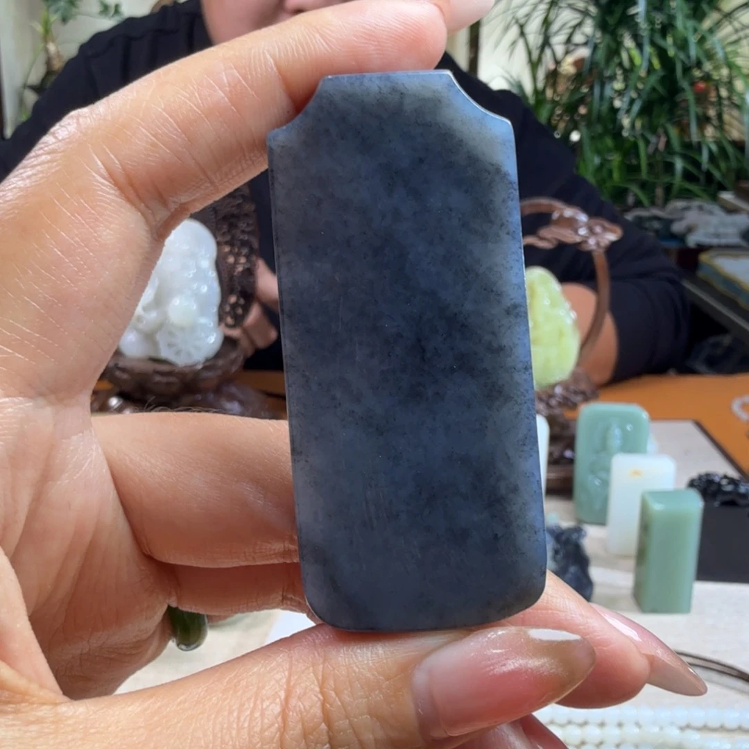 和田玉挂件未镶嵌憨**妈