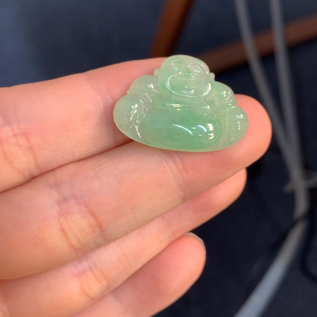 翡翠未镶嵌颈饰佛公