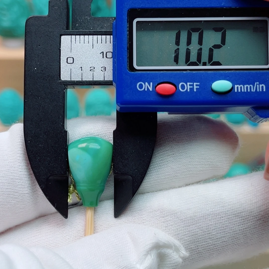 未镶嵌绿松石珠宝