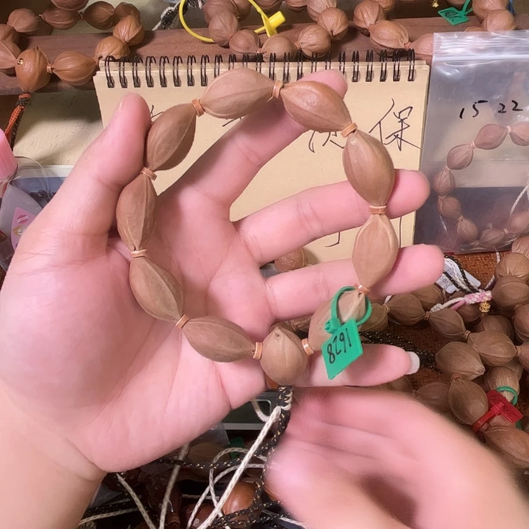 阿***峰吊坠橄榄核老树籽梅林铁核1628